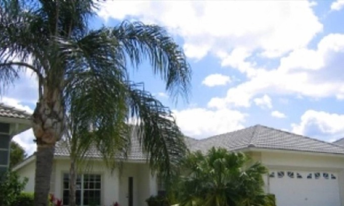 Falcons Glen Casa | Hermosa casa con piscina privada en Lely Resort