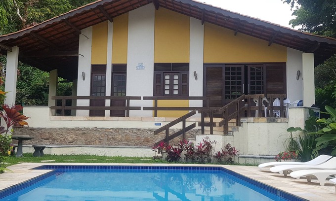 Guaramiranga Casa | Linda casa en la sierra con piscina, sauna, duchas, billar, cancha, barbacoa