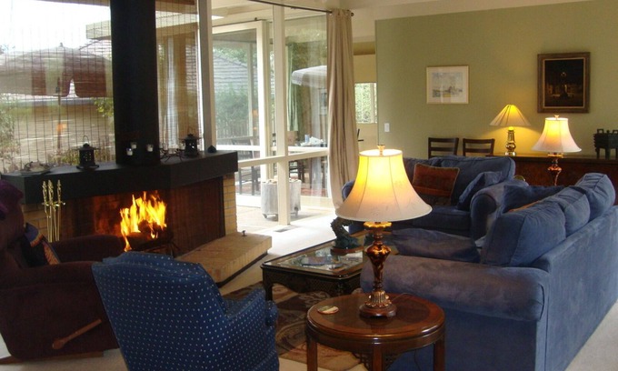 Carmel Casa | Hermosa casa en Carmel Woods, con vistas al Cañón Hatton.