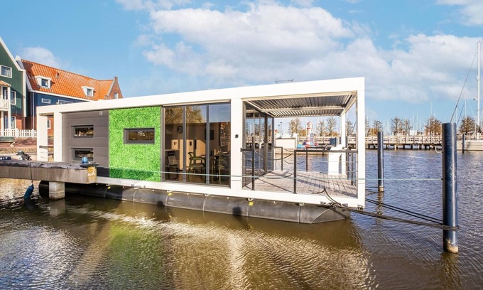 Volendam Alquiler De Eote | Hermosa casa flotante con piscina compartida