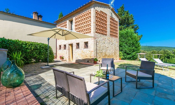 Castel San Gimignano Casa | Estupenda casa de vacaciones privada para 4 personas con WIFI, A/C, TV, patio y vista panorámica
