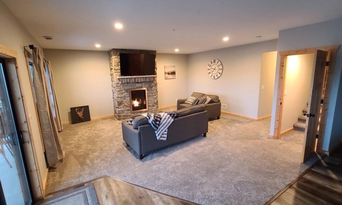 Apple River Casa | Beautiful Lake house with own beach, and walking trails