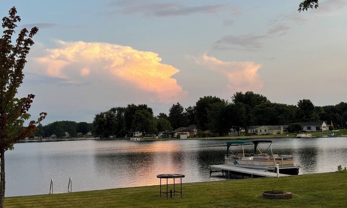 Farwell Casa | Beautiful Lake House Sleeps 8