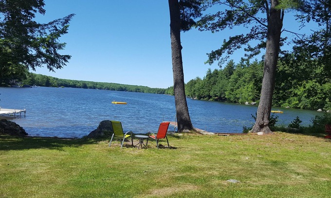 Lyman Casa | Hermosa casa frente al lago en el lago prístino Swan Pond cerca de las playas de Maine