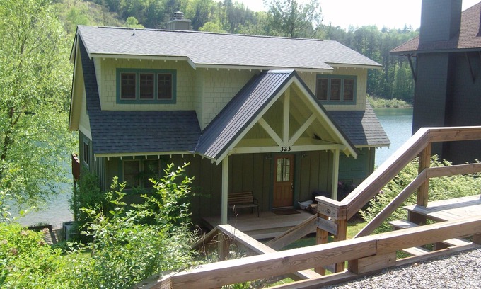 Robbinsville Casa | Hermosa casa frente al lago - A pasos del agua