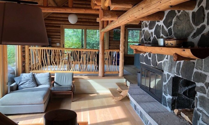 Grand Marais Cabina | Beautiful Log Cabin on Saganaga Lake
