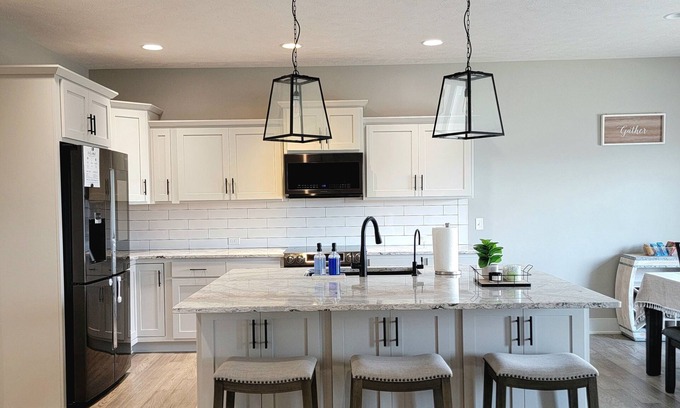 Lincoln Casa | Beautiful Modern and Cozy House