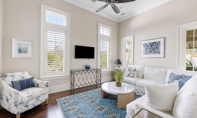 Palmetto Bluff Casa | Beautiful Moreland Village Carriage House - private pool, outdoor kitchen, private entrance!