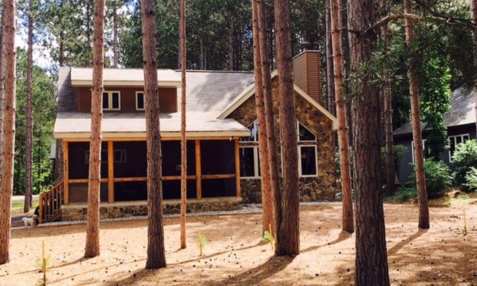 Thompsonville Cabaña | Hermoso refugio de montaña en Crystal Mountain Resort -¡Camina para esquiar y jugar golf!