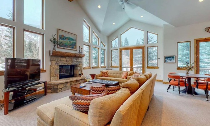 Vail Casa | Beautiful Mountain Views - Spacious East Vail Home