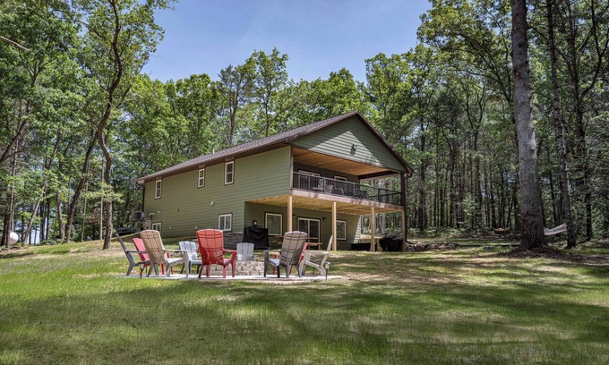 Wisconsin Dells Cabina | Beautiful, new construction 4 bd, 2.5 bath home just minutes from downtown Dells