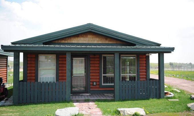 East Glacier Park Village Cabina | Hermosa nueva cabina de lujo en gran lote privado