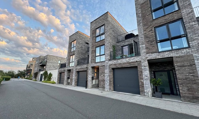 Great Baddow Apartamento | Beautiful Newbuild 5 bedroom Town House