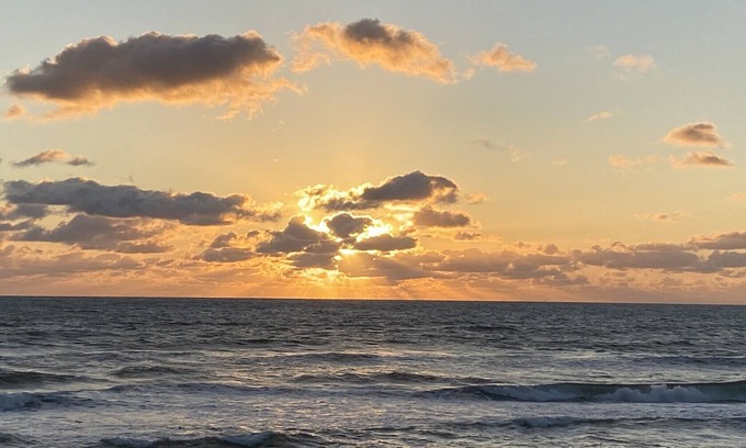 New Smyrna Beach Condominio | Hermosa vista al mar Condo w / Full Balcón (2 ª planta)