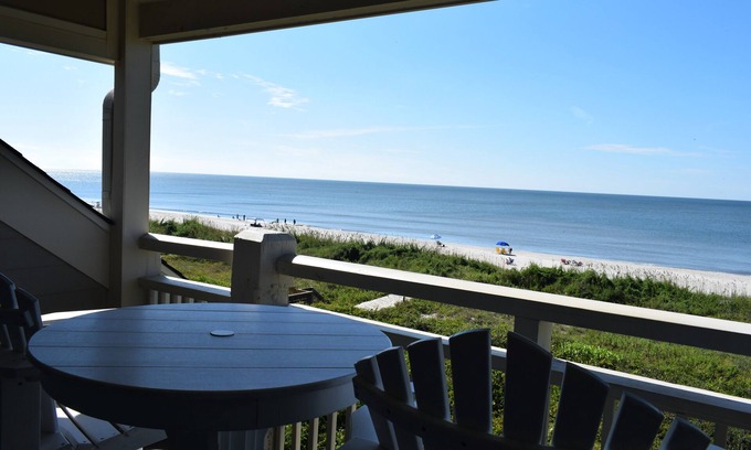 Long Beach Condominio | Beautiful Oceanfront Caswell Beach Condo!