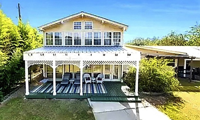 Covington Casa | Beautiful, peaceful country guest house with pond