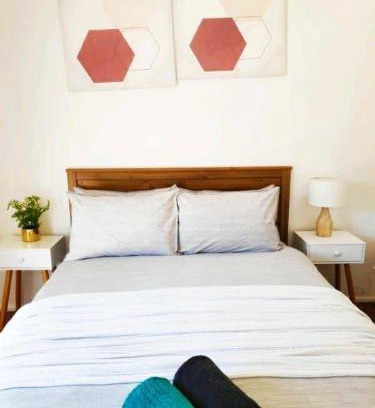 Glenfield Casa | ¶Beautiful Pet Friendly Bedroom Room+TV + Wifi Pet Friendly