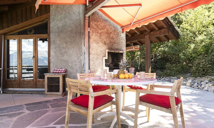 Les Mayens-de-Sion Casa | Casa de vacaciones privada con WIFI, piscina privada, TV, terraza, vista panorámica, aparcamiento
