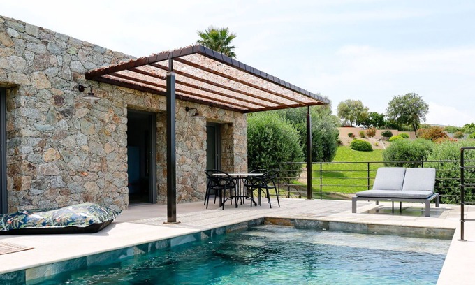 Farinole Casa | Estupenda casa de vacaciones privada con piscina privada, A/C, WIFI, TV, patio y aparcamiento