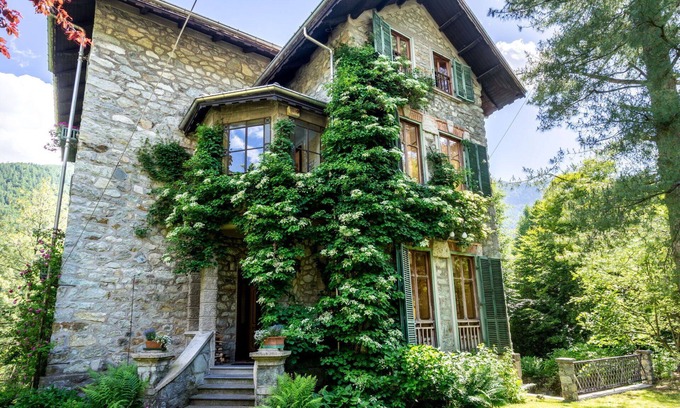 Ala di Stura Casa | Maravillosa casa de vacaciones privada para 12 personas con WIFI, TV, patio y mascotas permitida