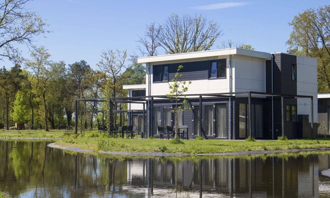 IJhorst Casa | Estupenda casa de vacaciones privada para 10 personas con WIFI, piscina, TV y terraza