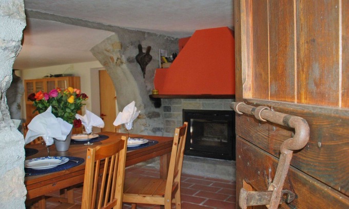 Negrentino Casa | Maravillosa casa de vacaciones privada con WIFI, TV, patio, mascotas permitida y vista panorámica