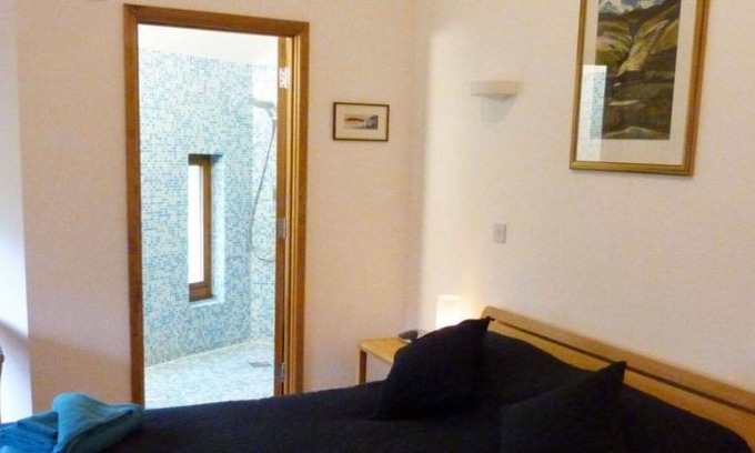 Llandovery Villa | Maravillosa casa de vacaciones privada con WIFI, TV, patio, vista panorámica y aparcamiento