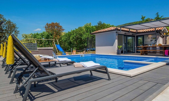 Viskovici Villa | Casa de vacaciones privada con piscina privada, WIFI, jacuzzi, A/C, TV, terraza, vista panorámica