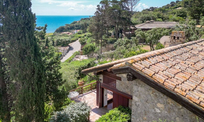 Ansedonia Casa | Estupenda casa de vacaciones privada para 8 personas con A/C, WIFI, TV, patio y mascotas permitida