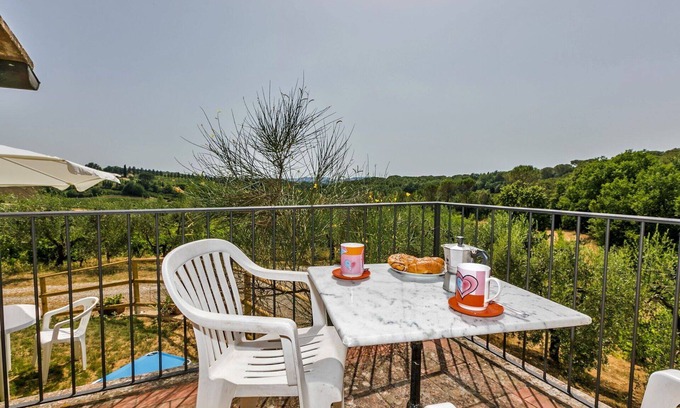 Scandicci Villa | Preciosa casa de vacaciones privada con WIFI, TV, patio, mascotas permitida y vista panorámica