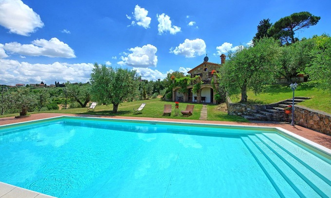 Lucignano Villa | Maravillosa casa de vacaciones privada con WIFI, A/C, piscina privada, TV, patio y vista panorámica