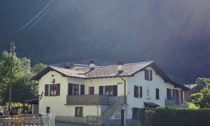 Olivone Casa | Estupenda casa de vacaciones privada para 6 personas con WIFI, TV y terraza