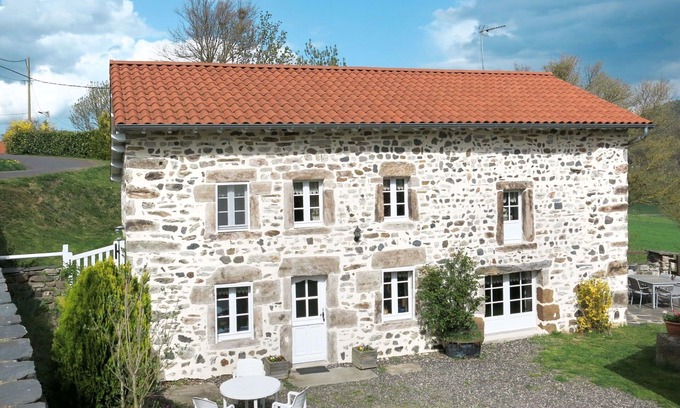 Chamalieres-sur-Loire Casa | Preciosa casa de vacaciones privada para 6 personas con WIFI, TV, terraza y mascotas permitida