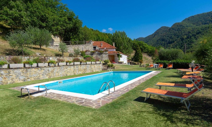 Vicchio Casa | Maravillosa casa de vacaciones privada con WIFI, piscina privada, TV, patio y mascotas permitida