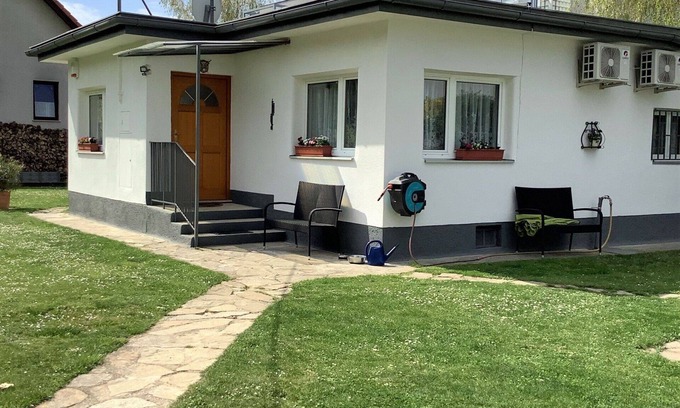 Floridsdorf Casa | Maravillosa casa de vacaciones privada para 4 personas con WIFI, A/C, TV y mascotas permitida