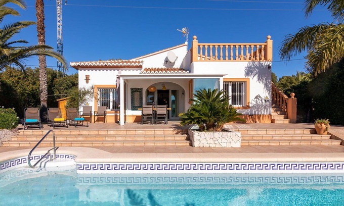 Costa Nova Casa | Estupenda casa de vacaciones privada para 6 personas con A/C, WIFI, piscina privada, TV y patio