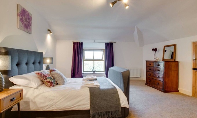 Henllan Villa | Estupenda casa de vacaciones privada con WIFI, TV, patio, vista panorámica y aparcamiento