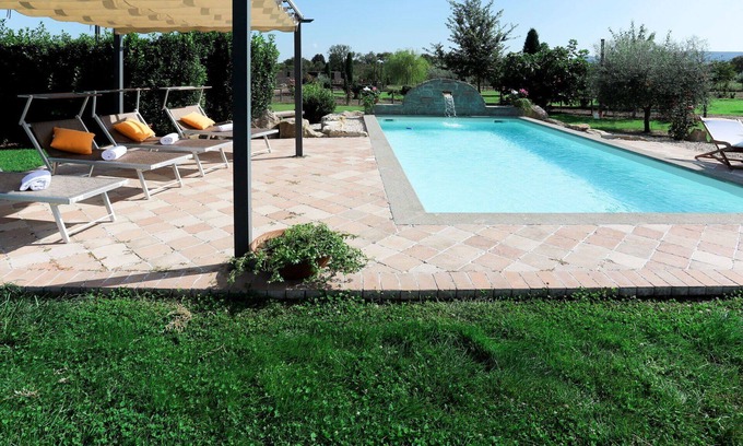 Sutri Villa | Casa de vacaciones privada con A/C, WIFI, piscina privada, TV, terraza, vista panorámica