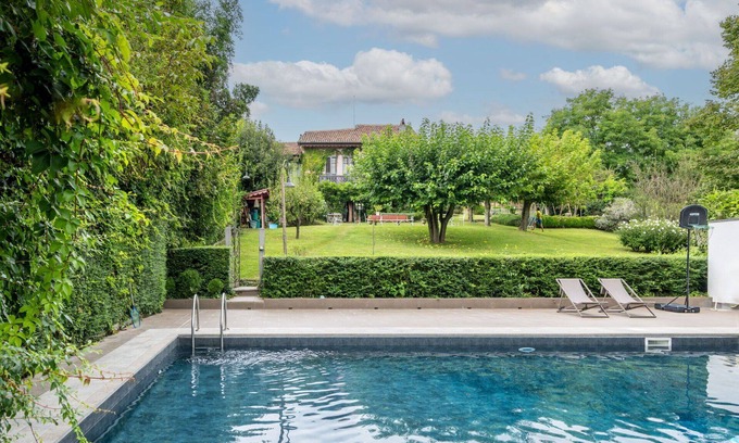 Moncalieri Casa | Maravillosa casa de vacaciones privada para 12 personas con A/C, piscina privada, WIFI, TV y patio