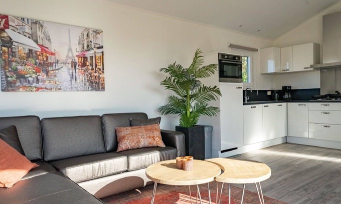Linden Casa | Maravillosa casa de vacaciones privada para 4 personas con WIFI, TV y terraza