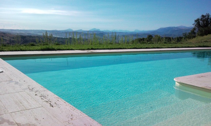 Chigiano Casa | Hermosa casa restaurada, vistas excepcionales, tranquila piscina grande, privado