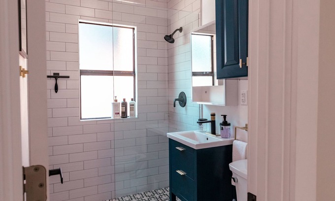 Lincoln Terrace Condominio | Beautiful remodeled historical home in safe neighborhood downtown.