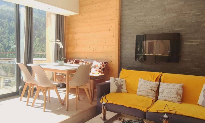 Isola Apartamento | Hermoso Apartamento Renovado a Pie de Pistas en Isola 2000