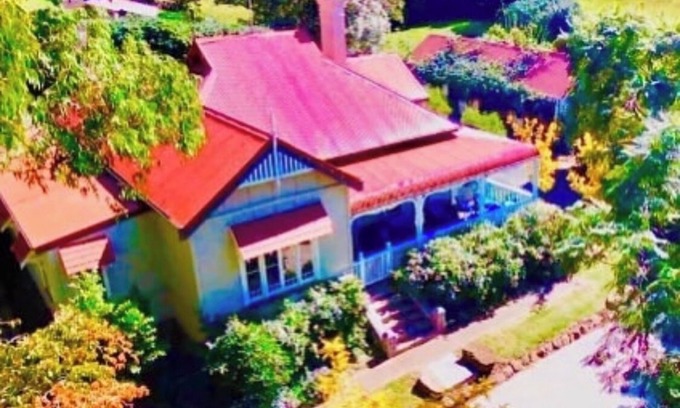 Kiama Otro | Beautiful renovated pet friendly farmhouse in the rolling green hills of Kiama