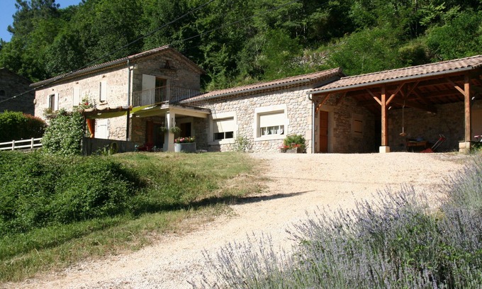 Les Salelles Casa | Beautiful riverside farmhouse in Southern Ardèche