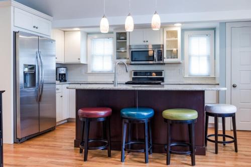 Ocean Grove Casa | Beautiful & Romantic 1BR Cottage w/Beach Locker