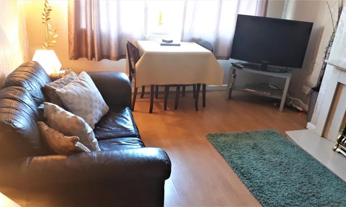 Rowton Casa | Beautiful romantic village house with Netflix