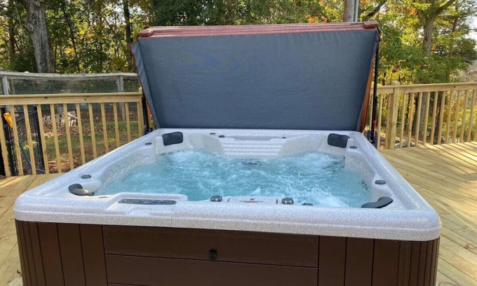 Etowah Condominio | Beautiful Room Just Waiting for You!