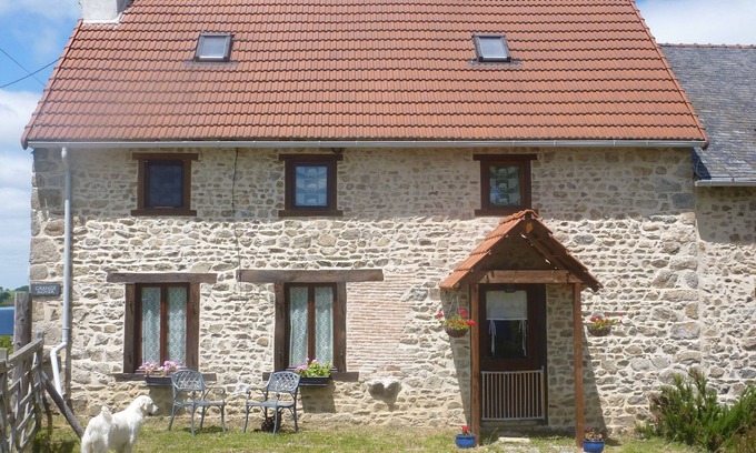 Tardes Otro | Hermosa casa de piedra Impresionantes vistas enclavado en la campiña de Creuse.