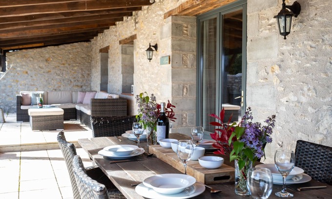 Bourlens Cabaña | Beautiful south facing cottage sleeping up to seven